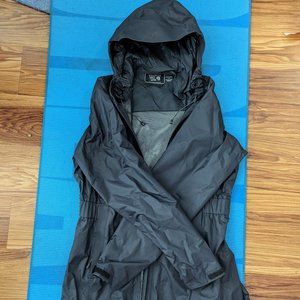 Women's Mountain Hardwear Rain Jacket - M
